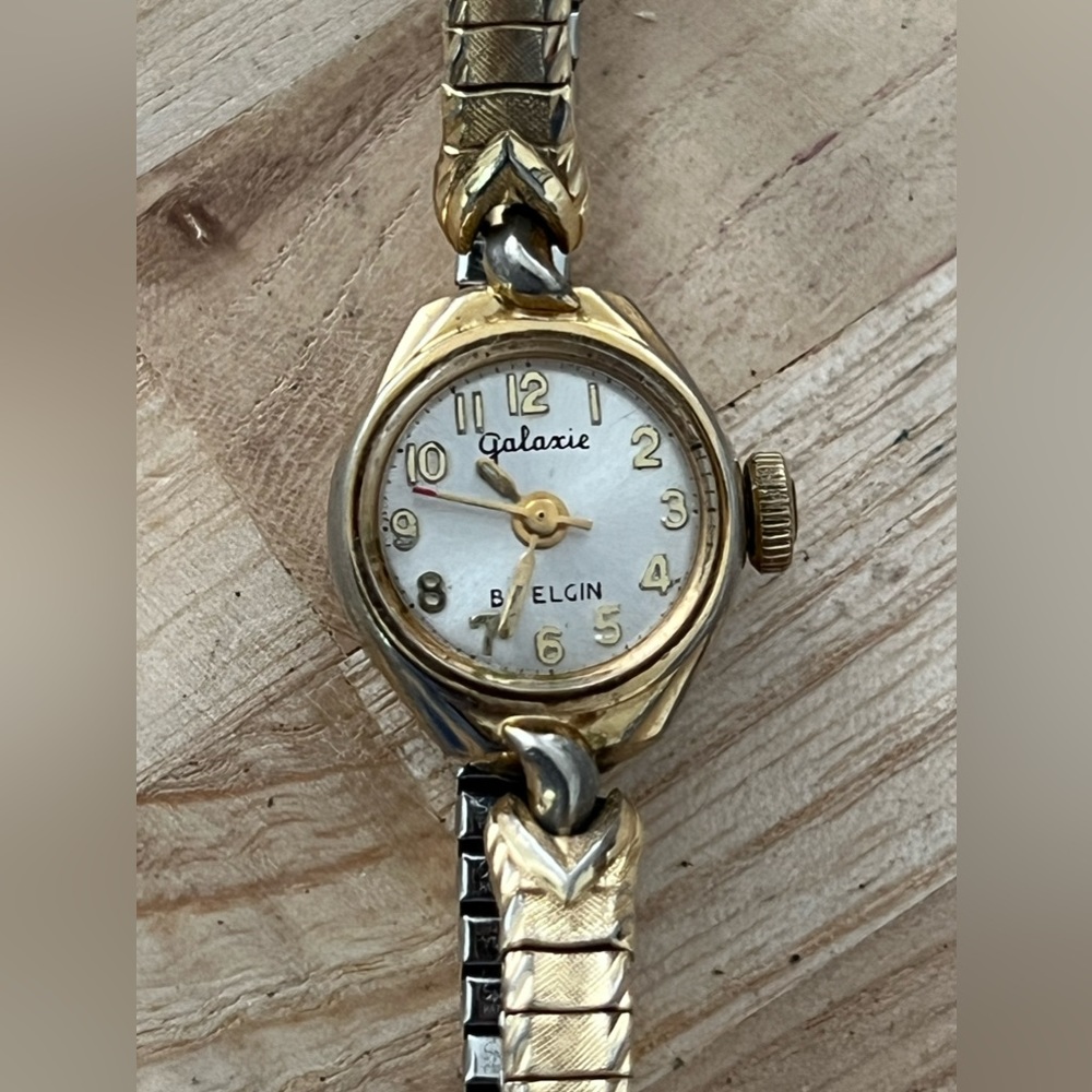 Galaxie by Elgin Ladies Vintage Mechanical Winding Watch Gold Band Silver Dial